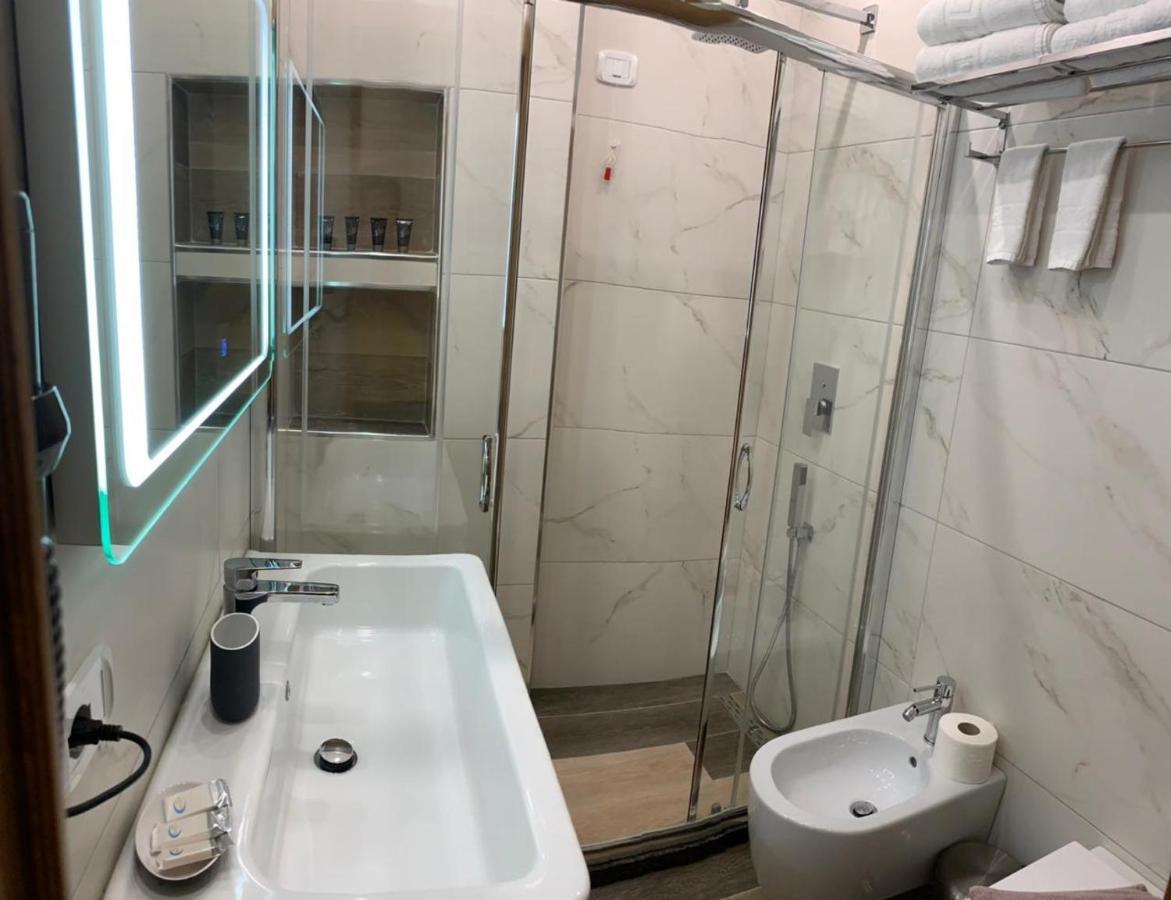 Hotel Kristera Vlora Kültér fotó