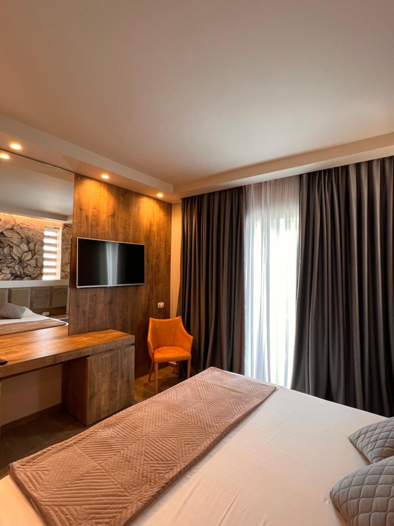 Hotel Kristera Vlora Kültér fotó